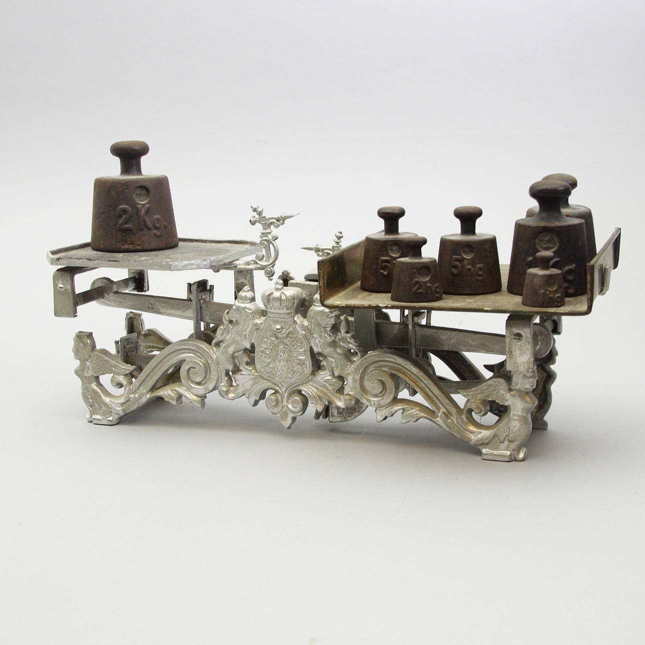 BALANSVÅG med vikter, 1800/1900-tal.