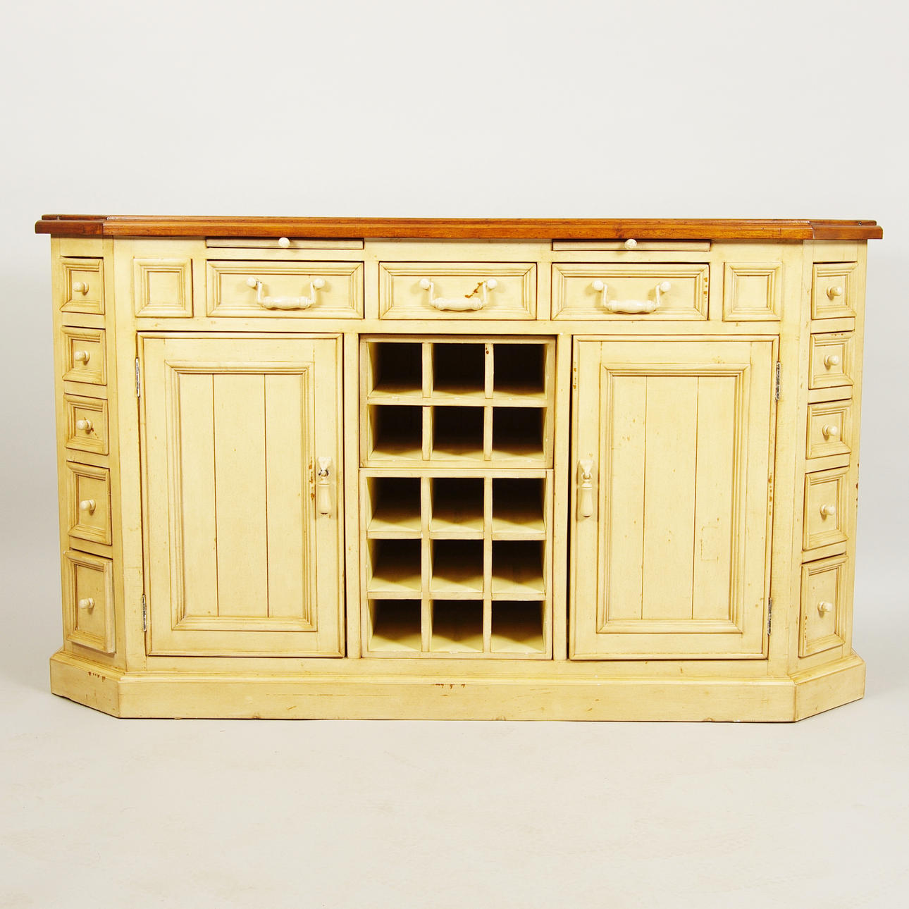 KÖPMANSDISK, målad trä, sent 1900-tal.