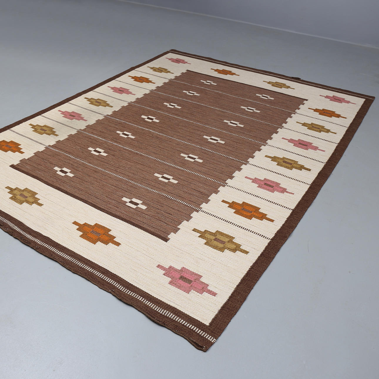 MATTA, röllakan, bär signatur, 300x225 cm.