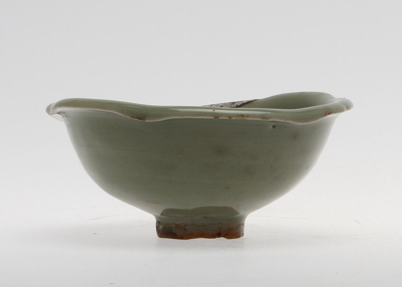 SKÅL, lergods, Kina, Yuan (1279–1368).
