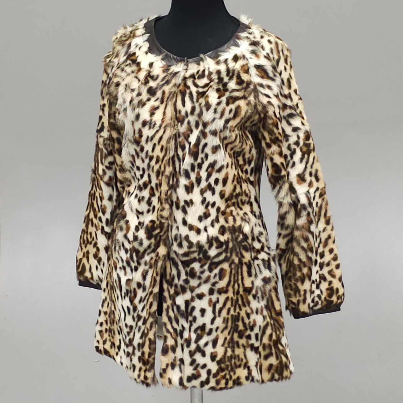 LAMB JACKET PRINTED WITH ANIMAL PRINT.