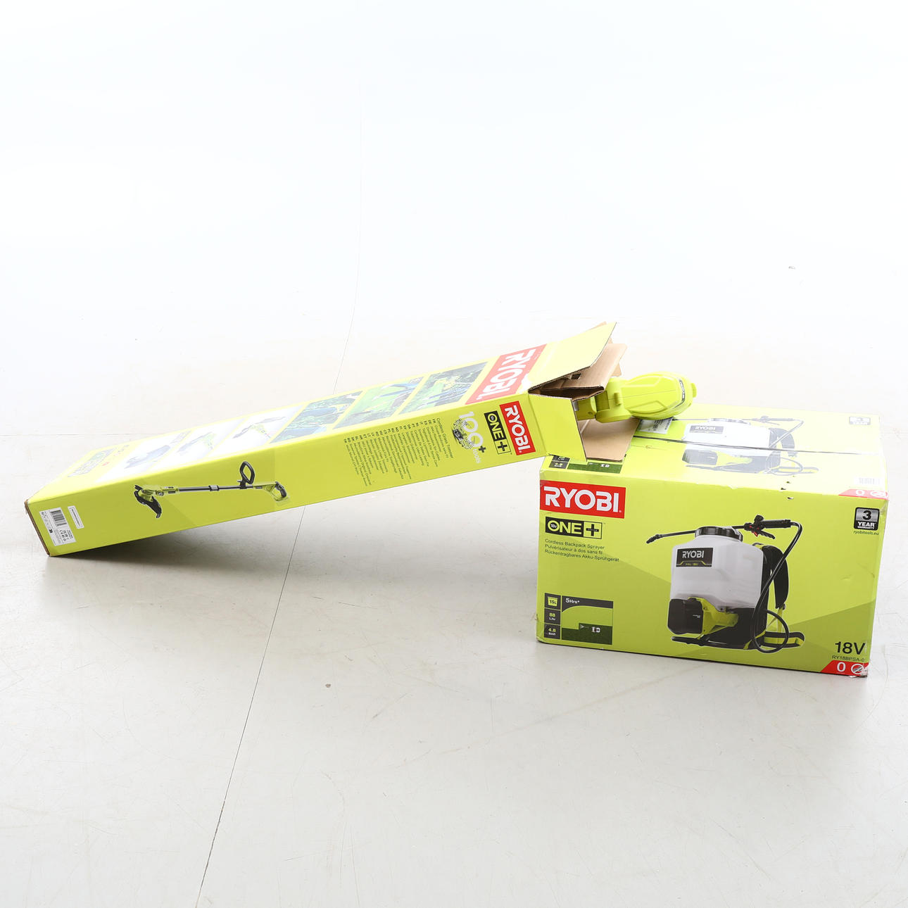 GRÄSTRIMMER, Samt Tryckspruta, Ryobi.