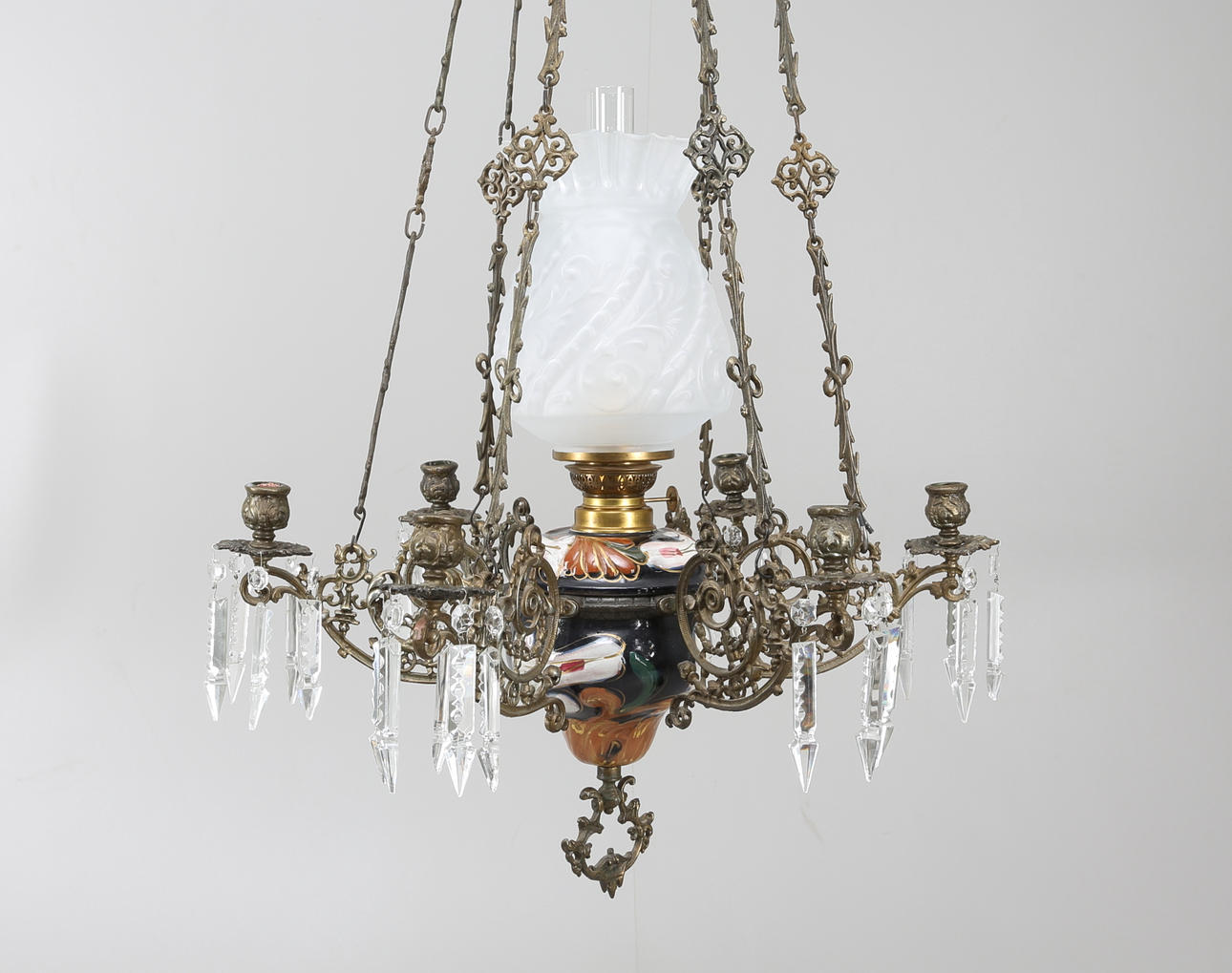 TAKFOTOGENLAMPA, majolika, med prismor, 18/1900-tal.