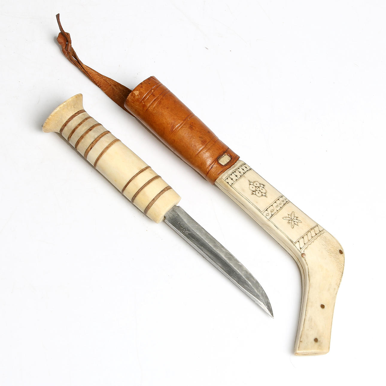 KNIV, samearbete, signerad "P.A. Sarri", 1900-tal.
