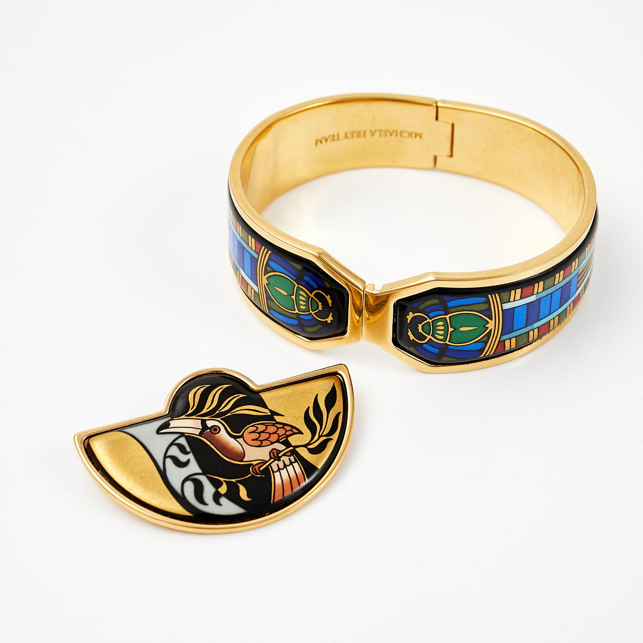 Michaela Frey Team ブローチ MICHAEL FREY. 2 dlr, bracelet, brooch, yellow metal, Egyptizing