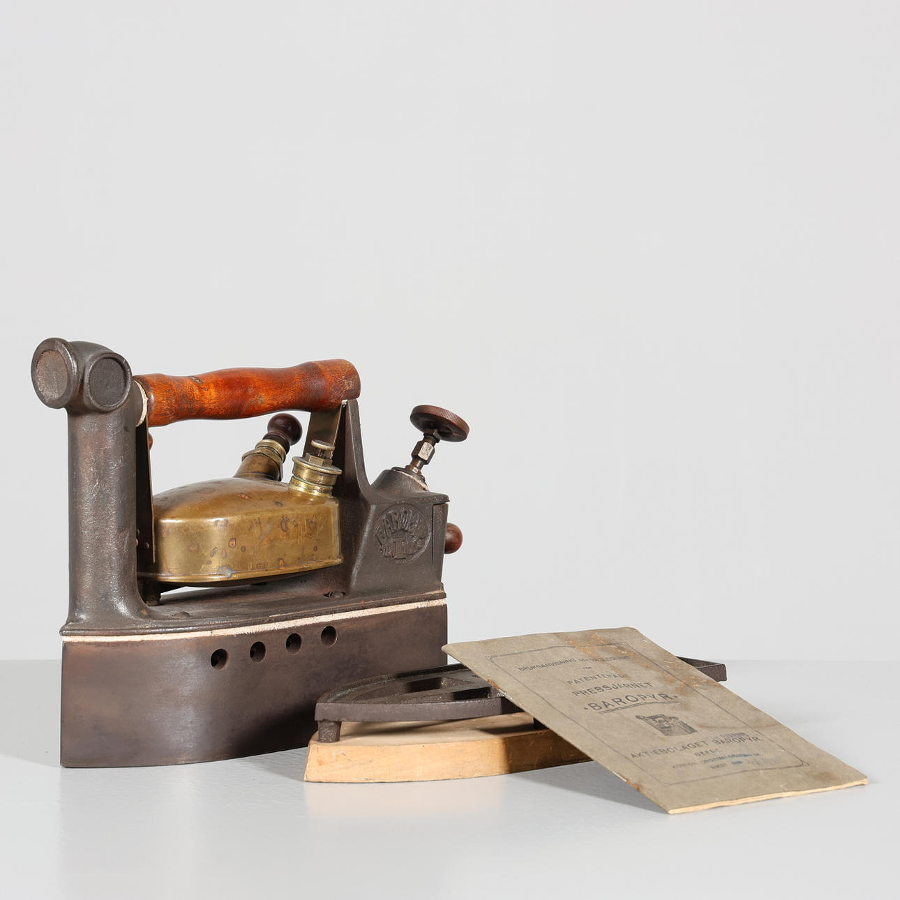 PRESSJÄRN, Baropyr, 1900-talets första hälft.