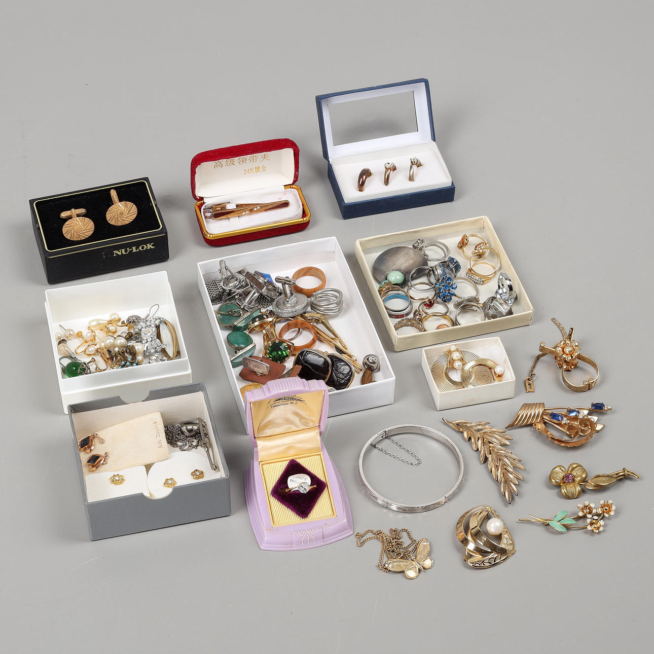 MANSCHETTKNAPPAR, RINGAR, ÖRHÄNGEN mm.