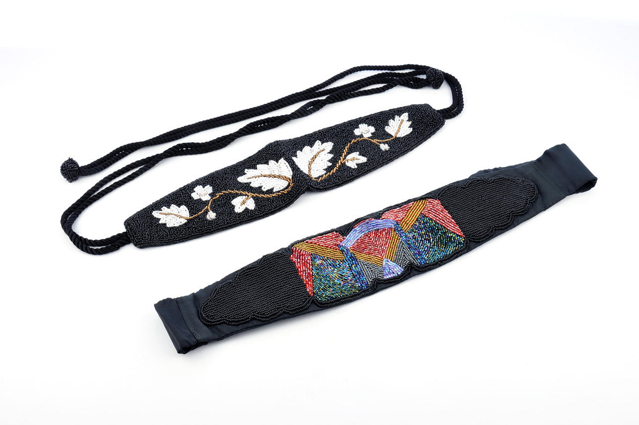 2 KIMONO-GÜRTEL. Silke & Beadwork.