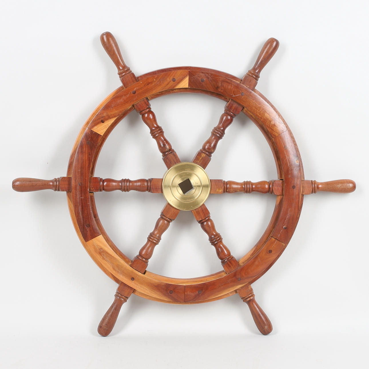 BOOTSLENKRAD, Holz und Messing.