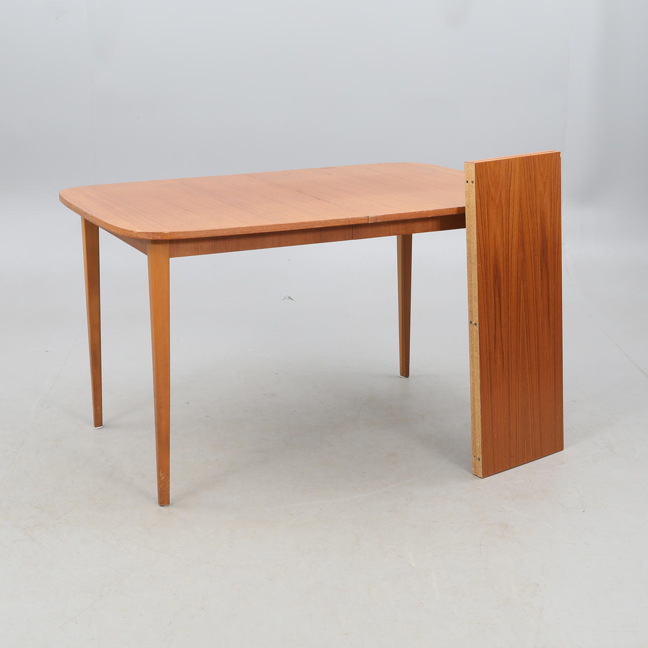 MESA DE COMEDOR, tres piezas, teca.