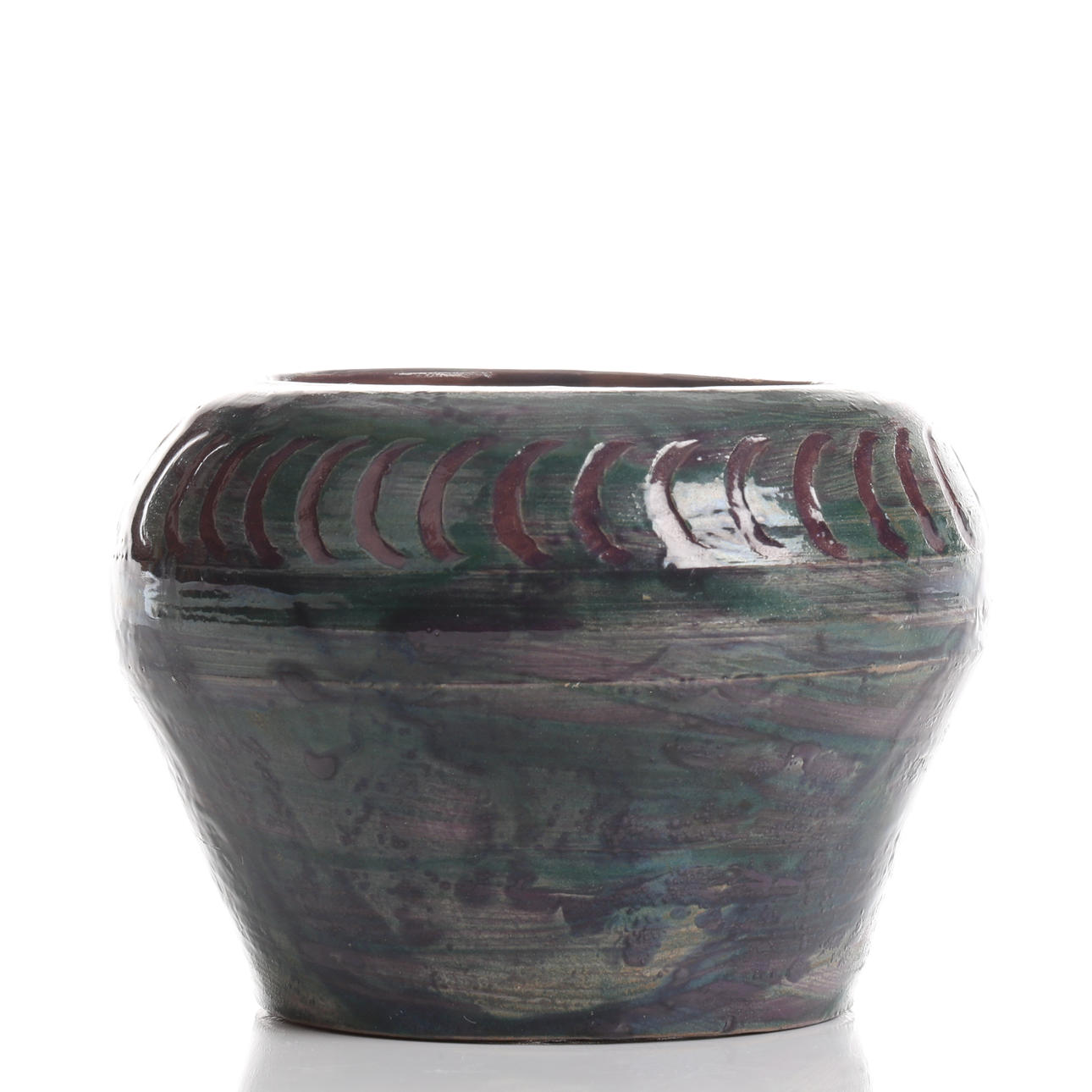 Ein Topf aus Steinzeug, signiert HH LL.