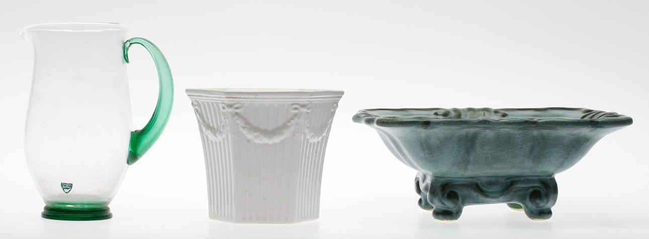 PARTI GLAS OCH PORSLIN, 3 delar, Orrefors, Gustavsberg och Bo Fajans.