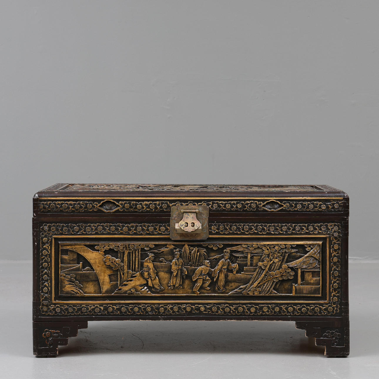 A KAMFERKISTA, China, 20th century.