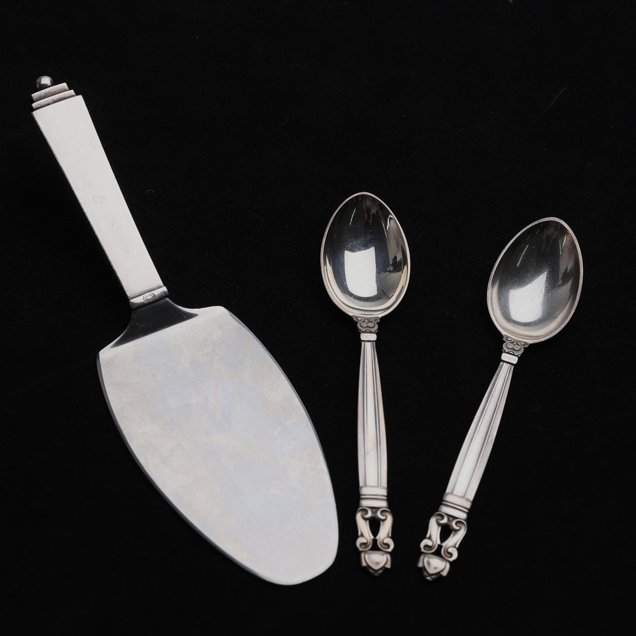 GEORG JENSEN. CAKE SPADE/COFFEE SPOONS.