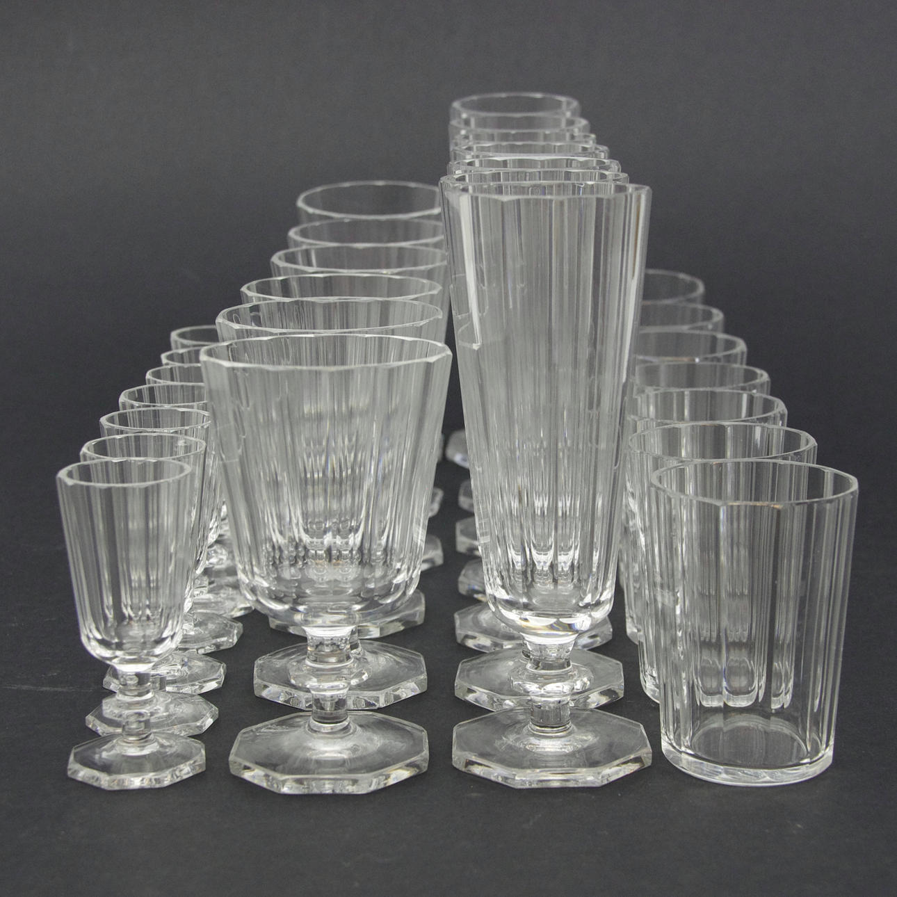 GLASSERVISDELAR, 27 delar, "Karlberg", Elis Bergh, Kosta.