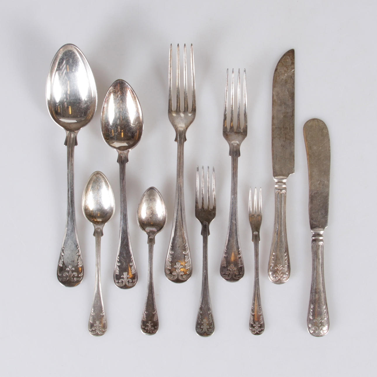 BESTICK, 91 delar, nysilver, "Franska liljan", 1900-tal.