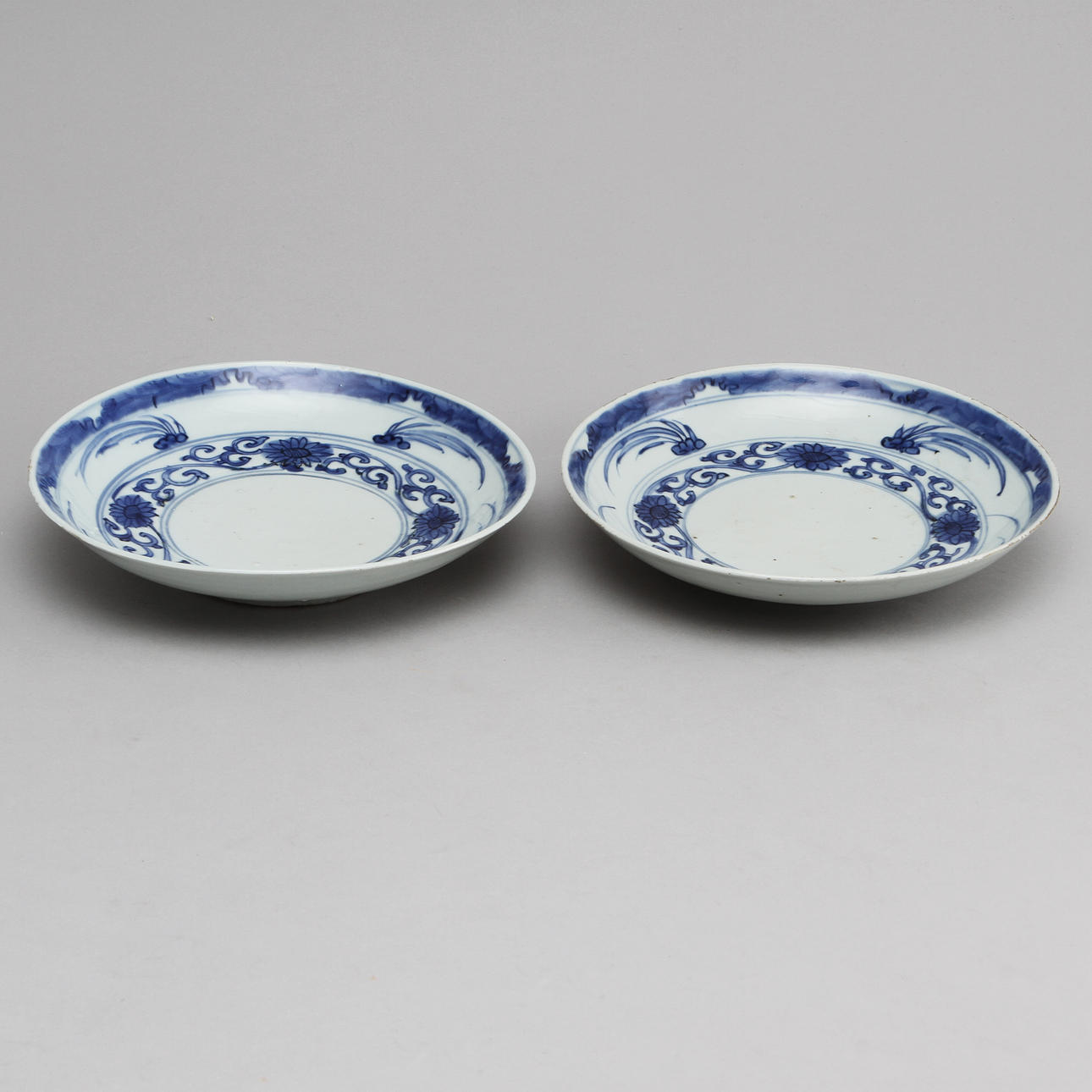 SKÅLFAT, ett par, porslin, Kina, 1600-tal.