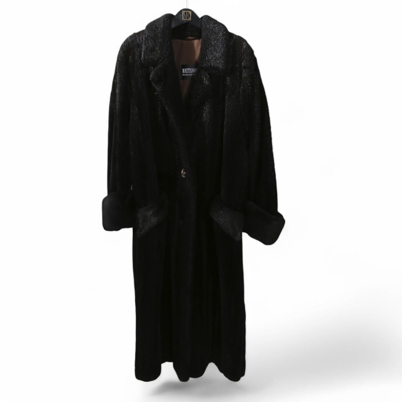 PÄLS, av körsnär Lars Hankell, Mattssons Päls, Malmö.