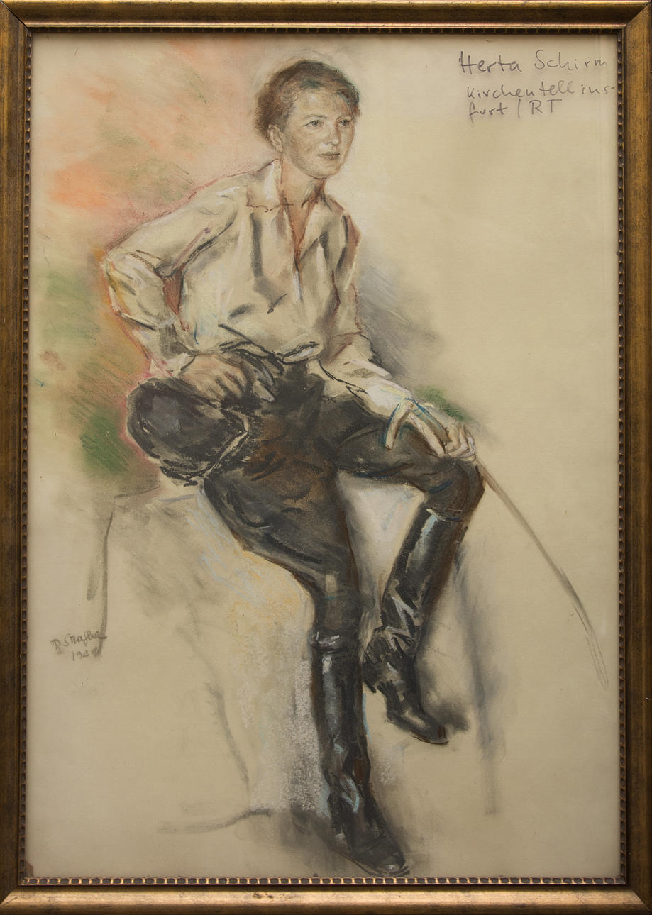 STRASSER BENJAMIN. ”Mutter (Herta Schirm) von Mädchen”, blandteknik på tallrik, skylt och dat.1928.