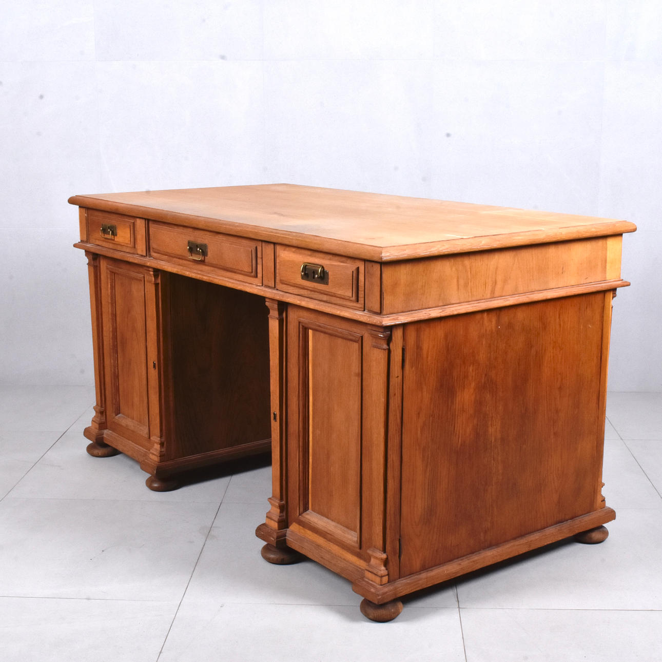 SKRIVBORD. 3 delar. Ek. 1900-tal.