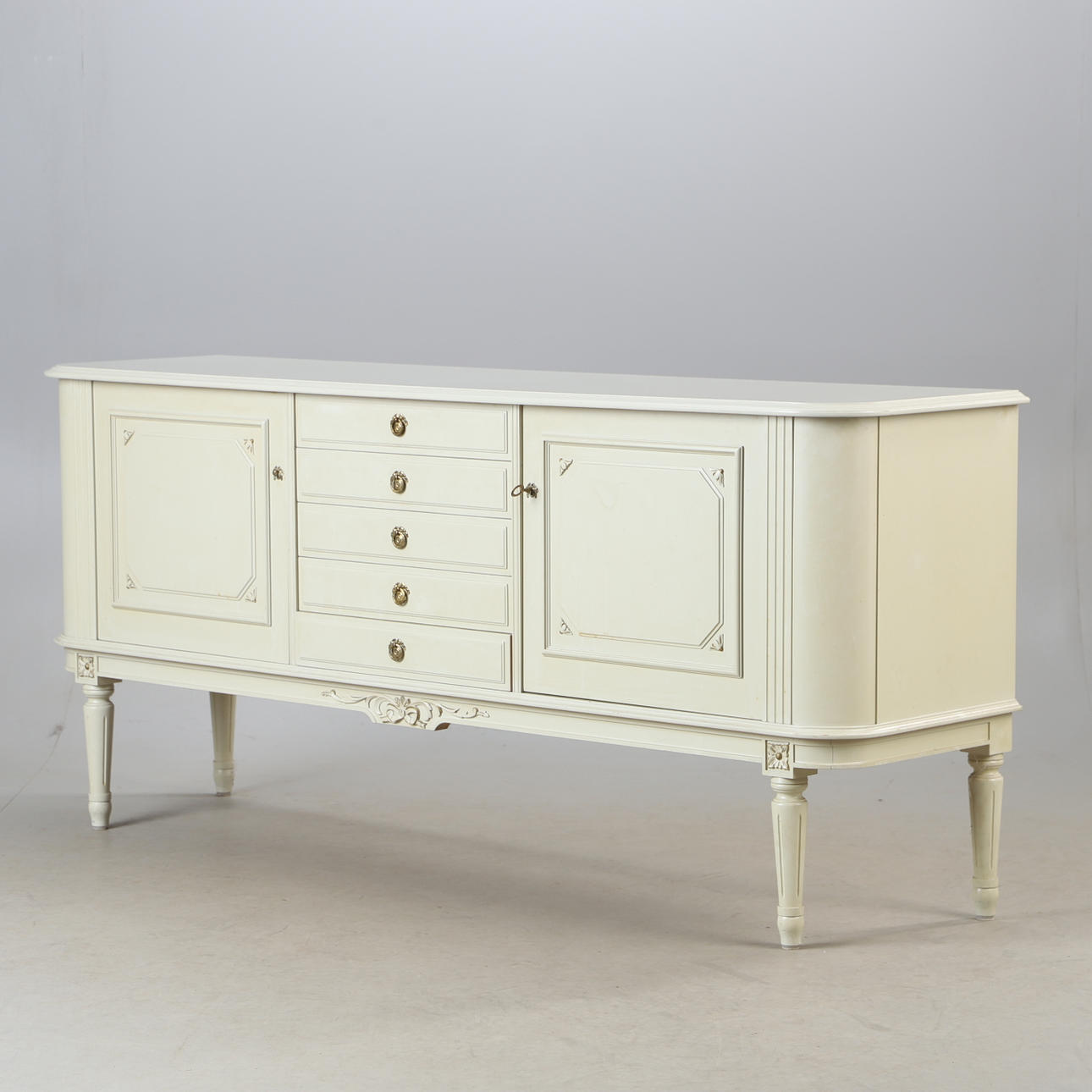 SIDEBOARD, weiß lackiert, gustavianischer Stil.