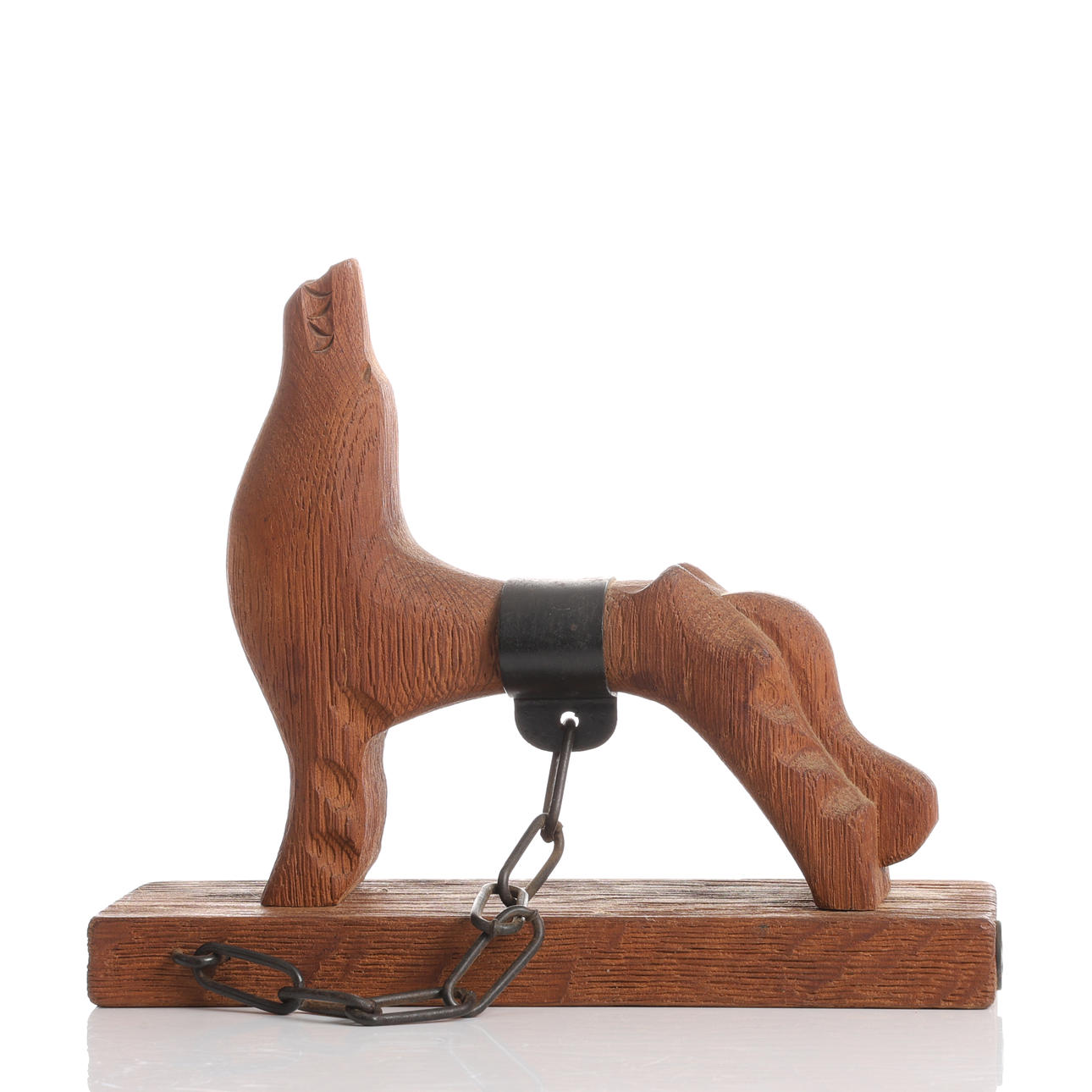 ARNE TJOMSLAND (NORGE 1915-1970). Skulptur "Fenrisulven", trä och metall, signerad och daterad 1965.