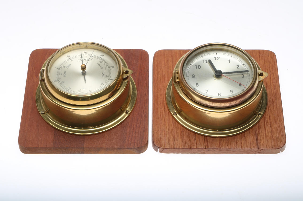 BAROMETER samt VÄGGUR, 1900-tal.