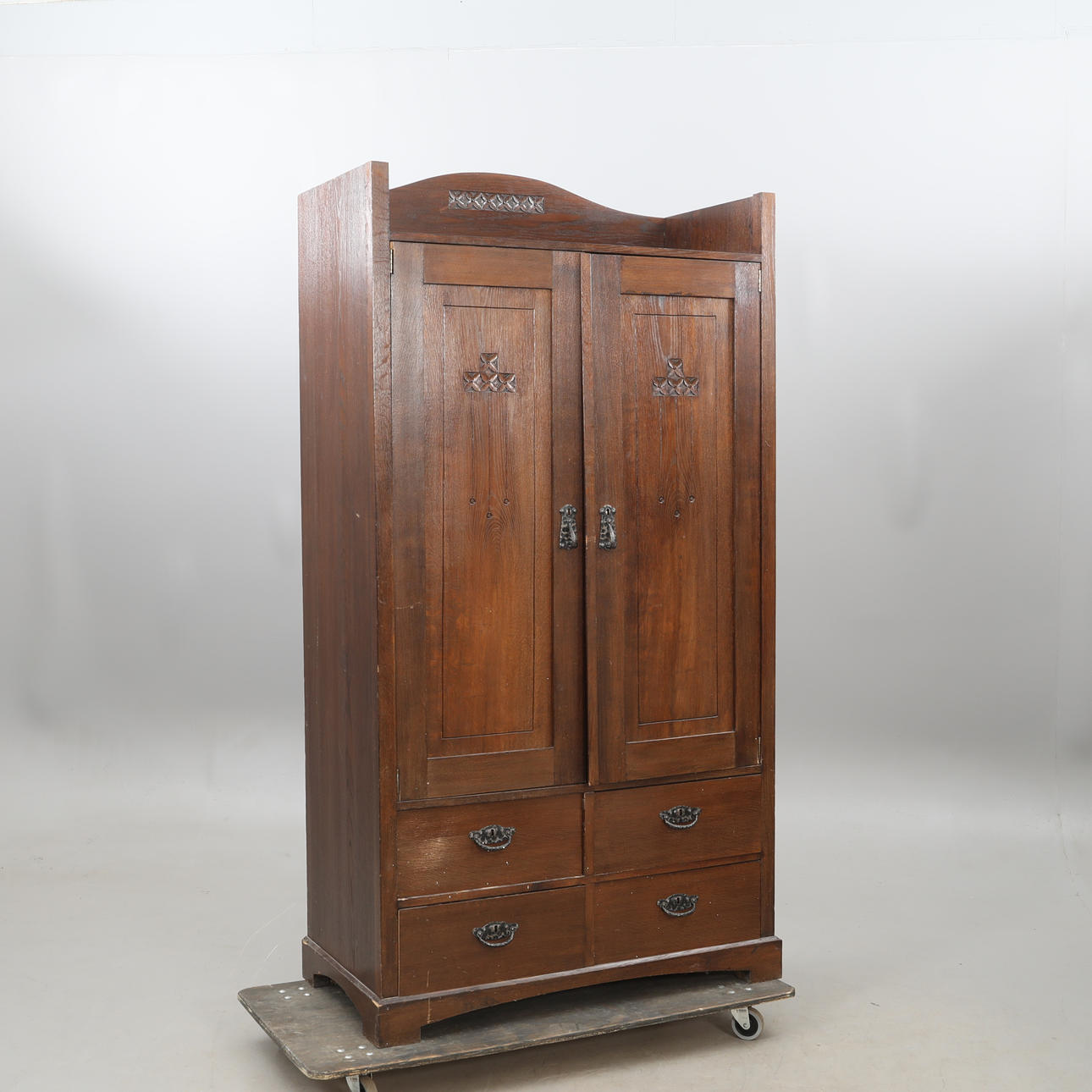 LINNESKÅP, ( Äpplet ), jugend.