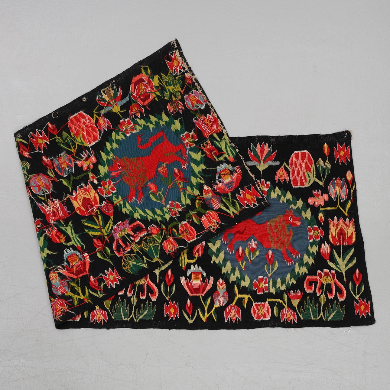 FLAMSKVÄVNAD, RÖDA LEJONET omkring 1900. Mattor & Textil - Textil ...