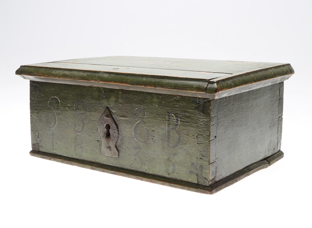 SKRIN, trä, allmoge, daterad 1835.