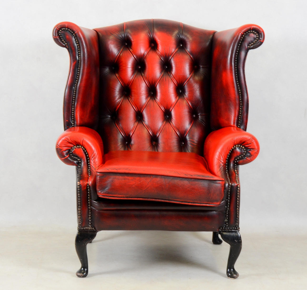 ÖRONLAPPSFÅTÖLJ, Chesterfieldmodell, Winchester furniture.