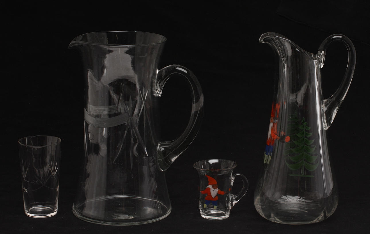 KARAFFER, 2 st, glas 10+4 st, 1900-tal.