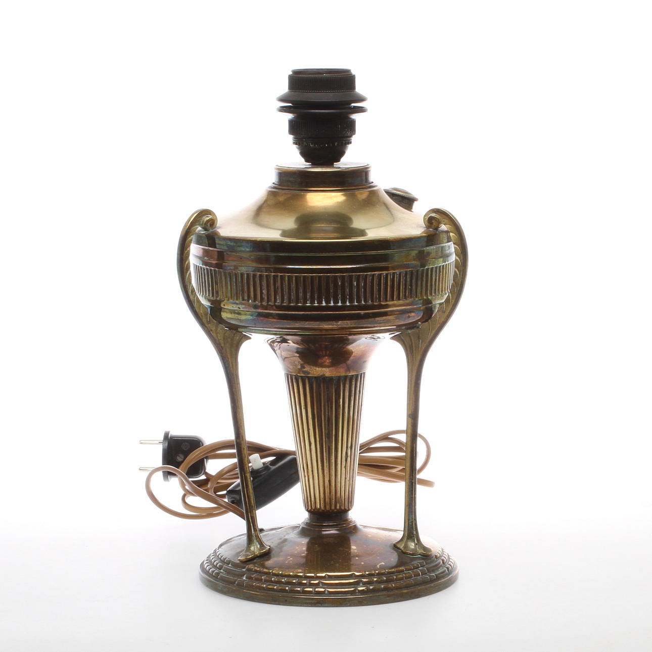 BORDFOTOGENLAMPFOT, gulmetall, jugend, tidigt 1900-tal.