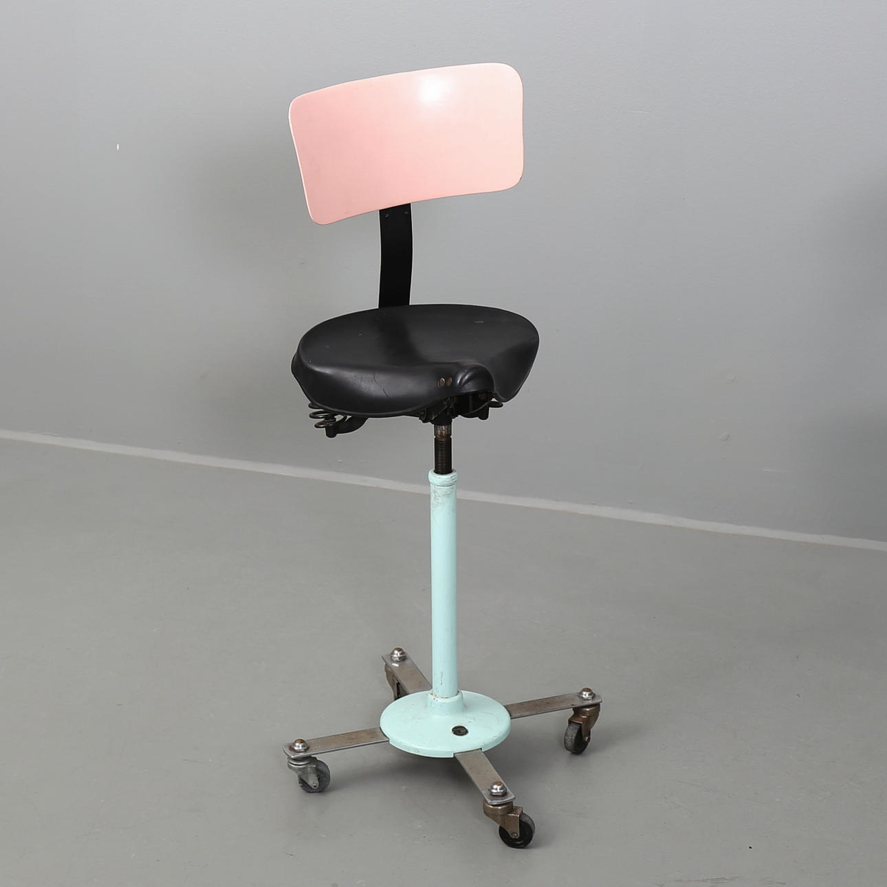 STOL, ställbar, Dentatus, typ 0LA, Nr 142, 1950/60-tal.