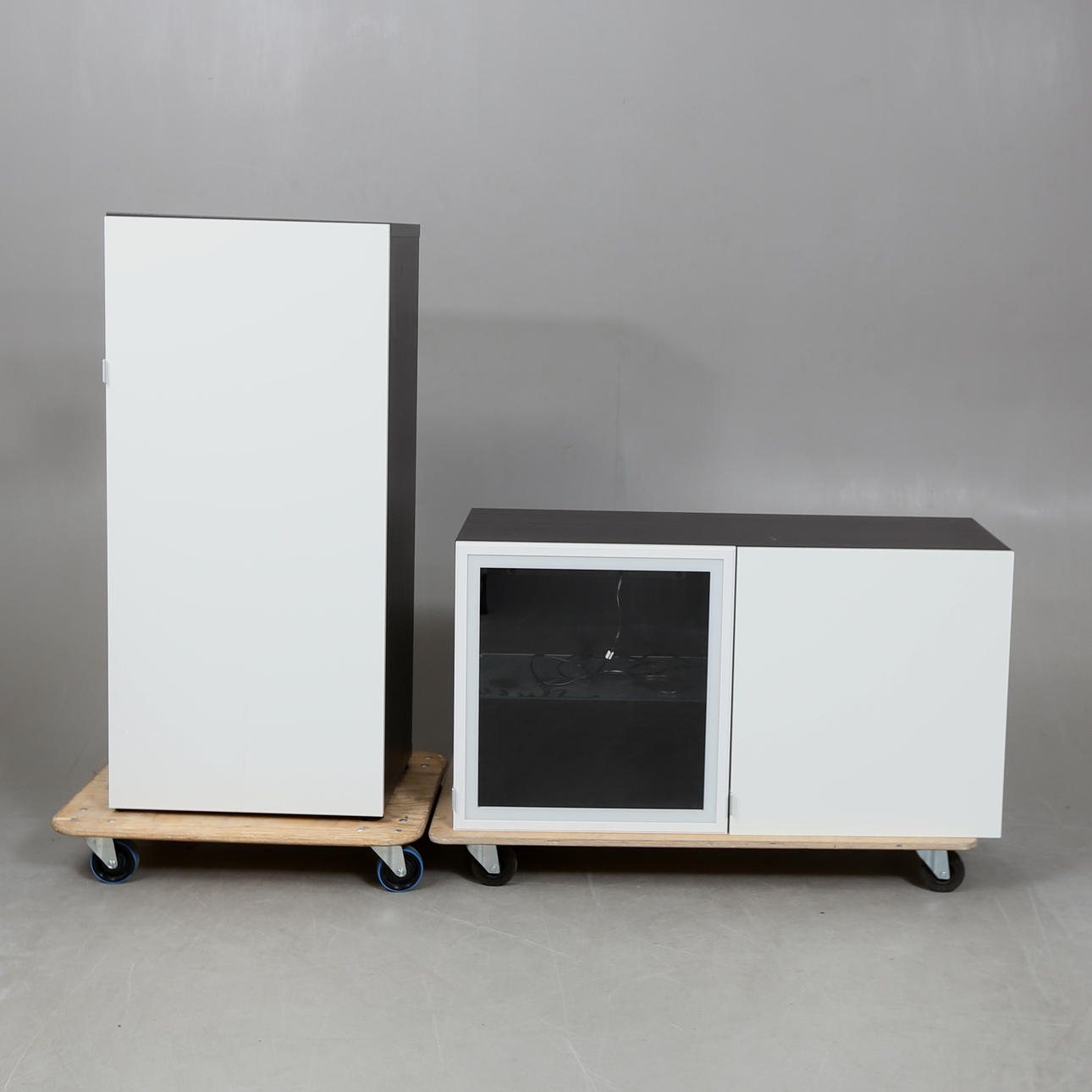 Ein 2-teiliger Schrank, Ikea.