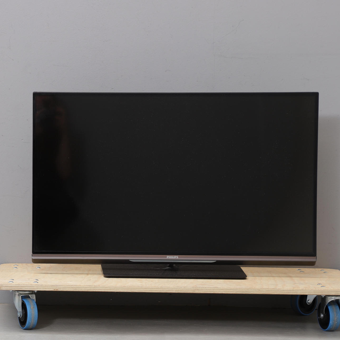 Televisor de 42 pulgadas, Ambilight, Philips.