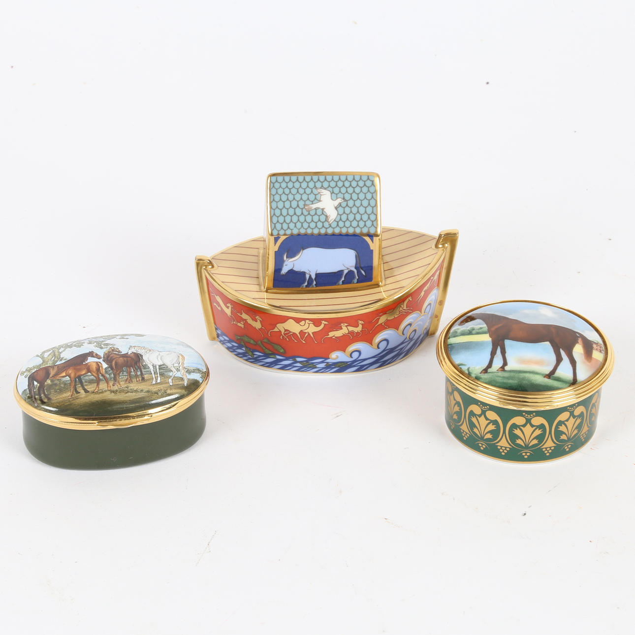 A ROYAL CROWN DERBY 'NOAH'S ARK' PAPERWEIGHT.