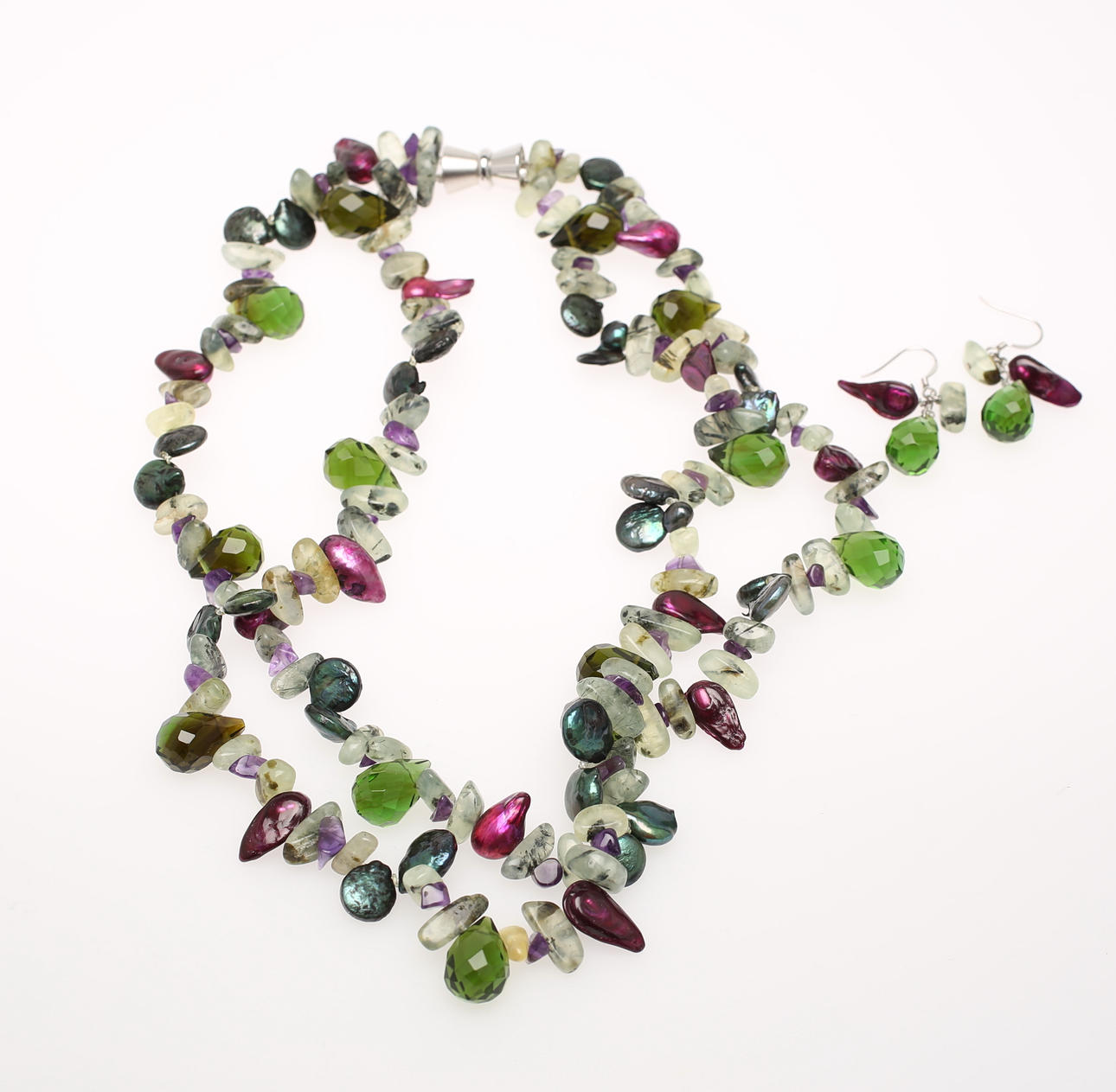 HALSBAND och ÖRHÄNGEN ett par, olika stenar bland annat Jade..