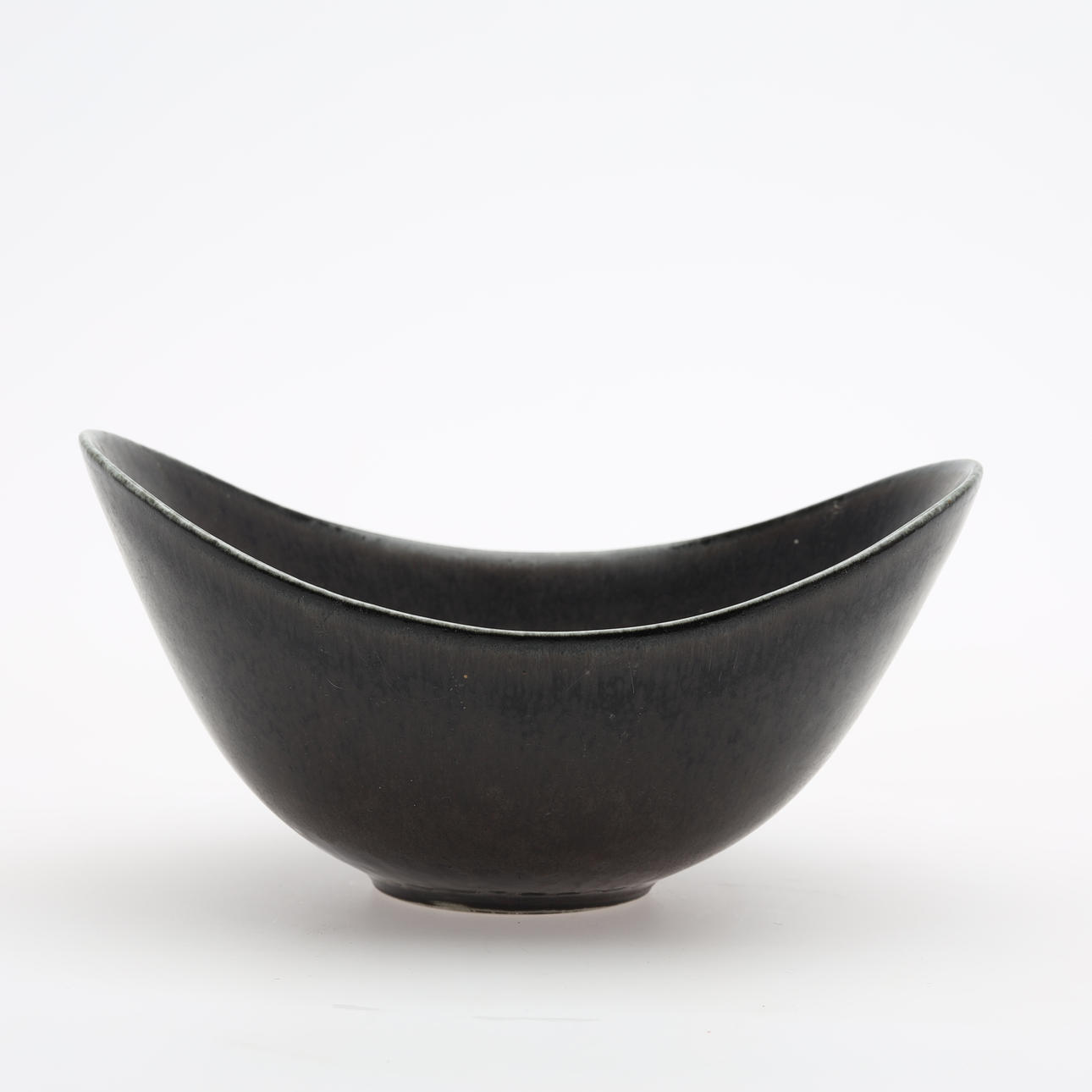 GUNNAR NYLUND. SKÅL, glaserat stengods, Rörstrand.