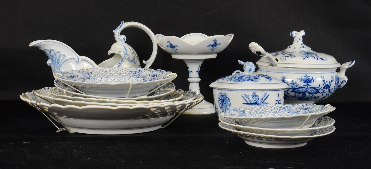 SERVISDELAR MEISSEN, 12 delar, lökmönstret, 1900-tal.