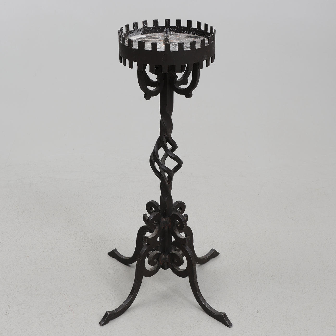 MARSCHALLHÅLLARE. Gjutjärn.