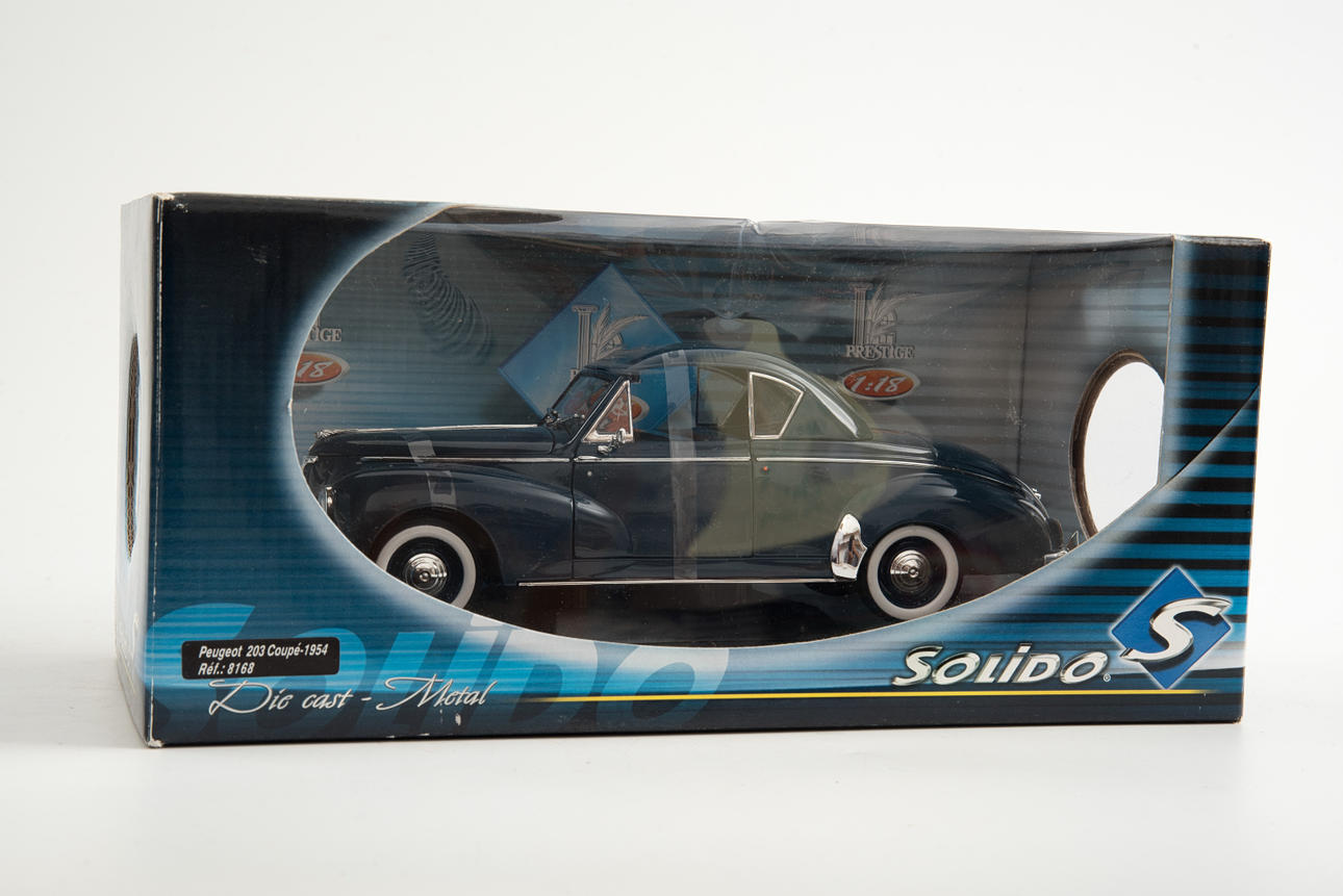 PEUGEOT 203 COUPE 1954. auto modelo.
