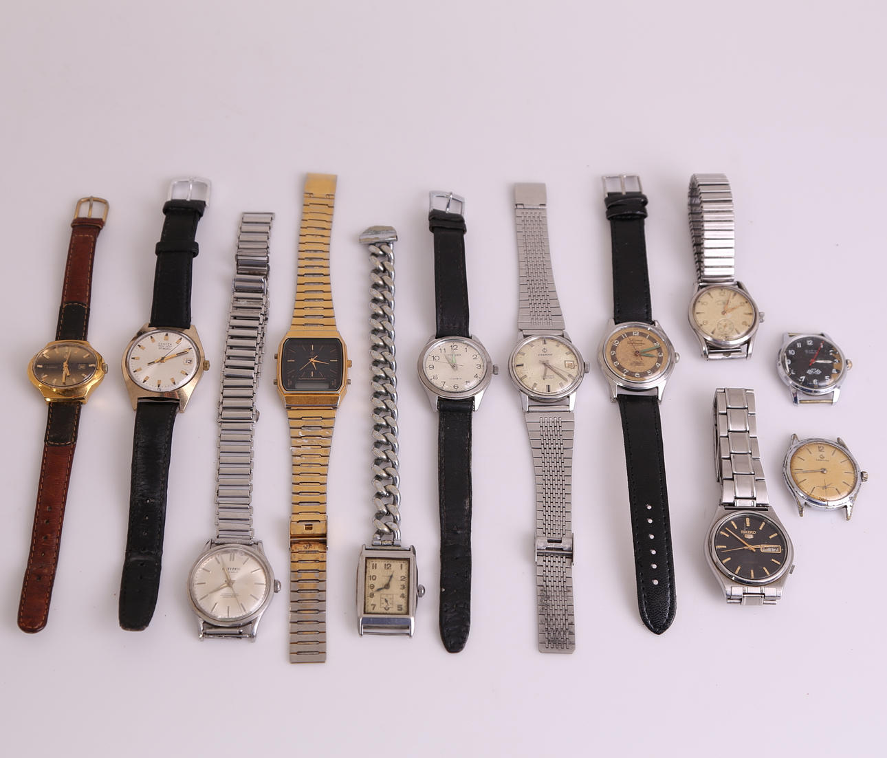 ARMBANDSUR, 12 st, olika fabrikat, 1900-tal.