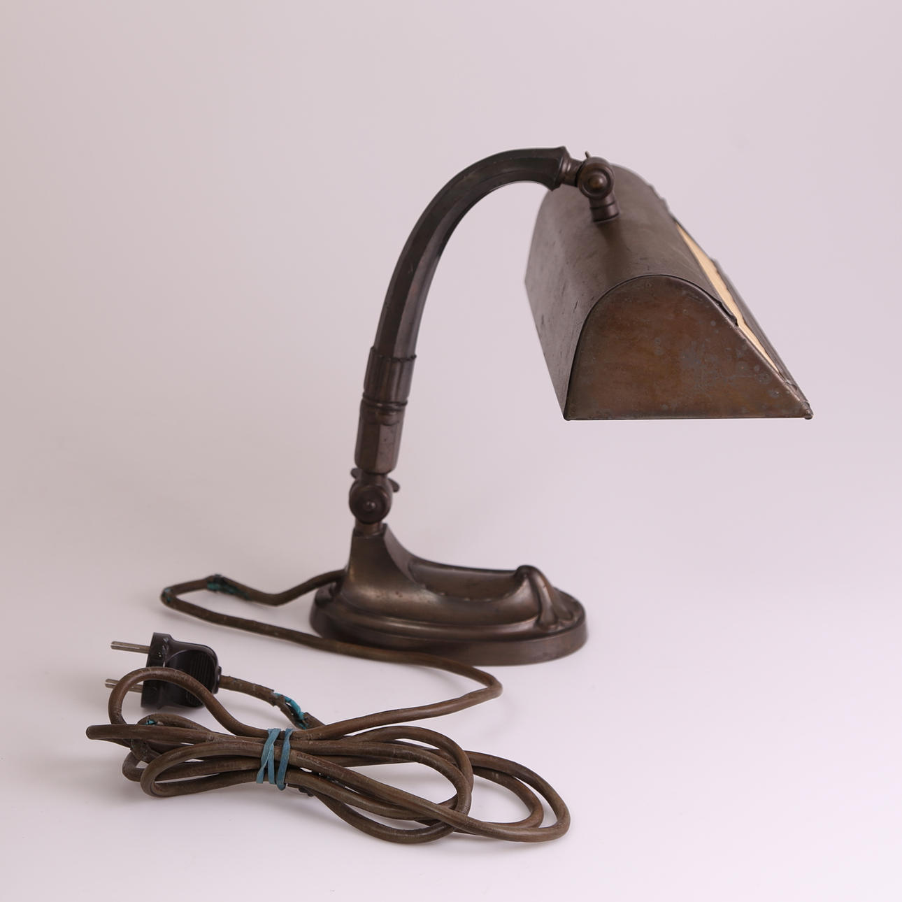 BORDSARMATUR, bronsfärgad metall, art deco.