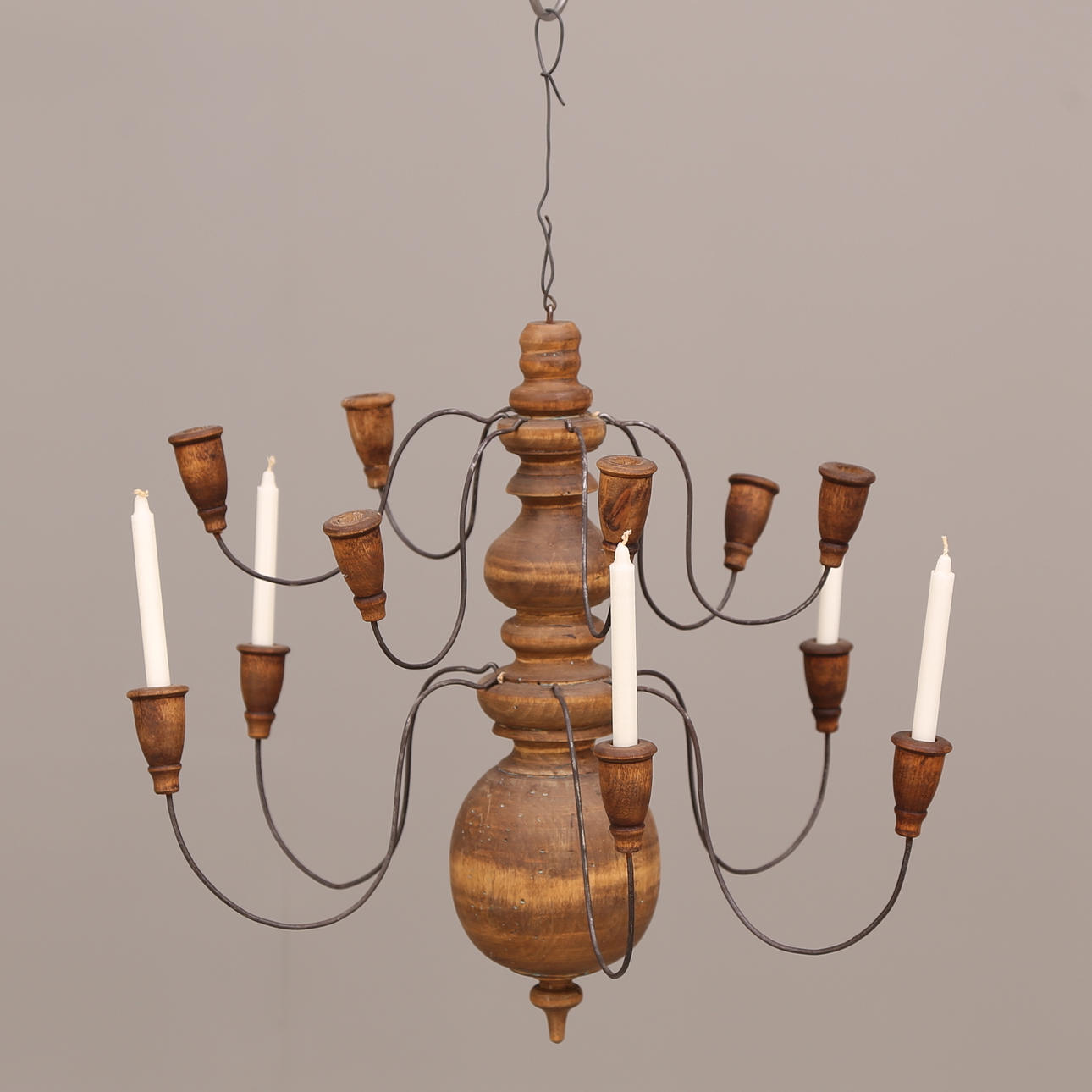 FATTIGMANSKRONA, trä, ståltråd, 12 ljusarmar, 1800-tal, Västergötland.