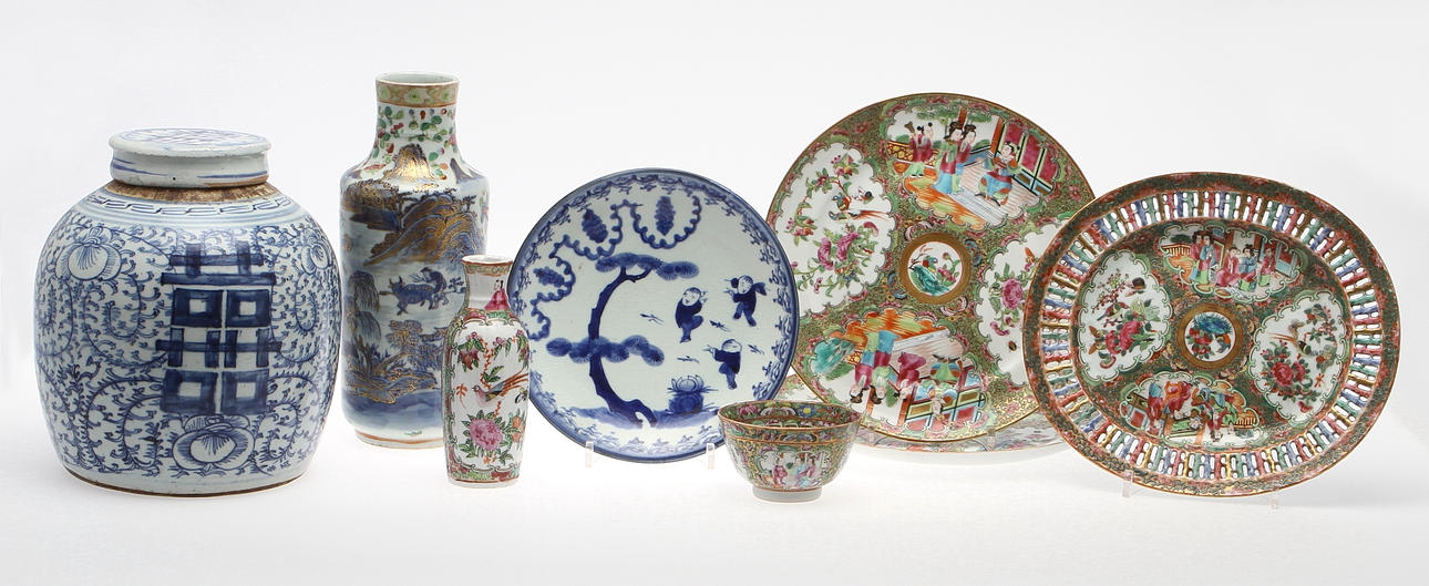 ORIENTALISK KERAMIK. 8 delar, 18/1900-tal.