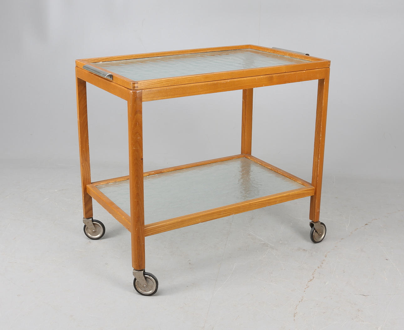 SERVERINGSVAGN, trä och glas, 1900-talets mitt.