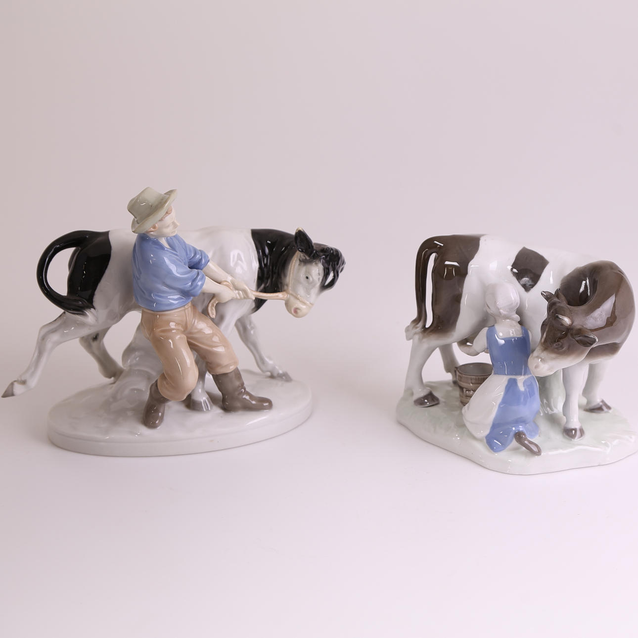 FIGURINER, 2 st, porslin, GDR = Östtyskland, andra hälften 1900-talet.