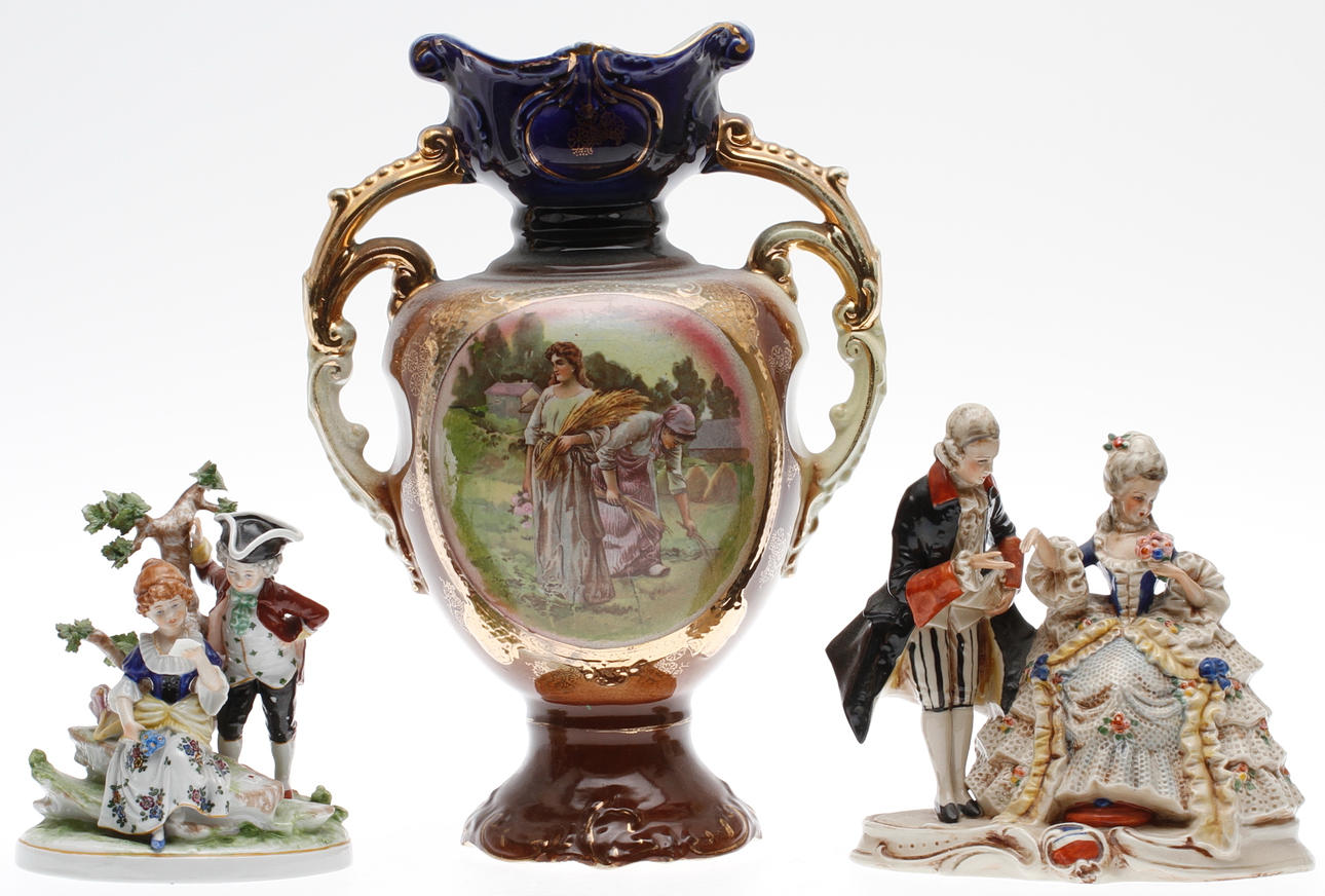 FIGURINER 2 st samt VAS, 1900-talets första hälft.