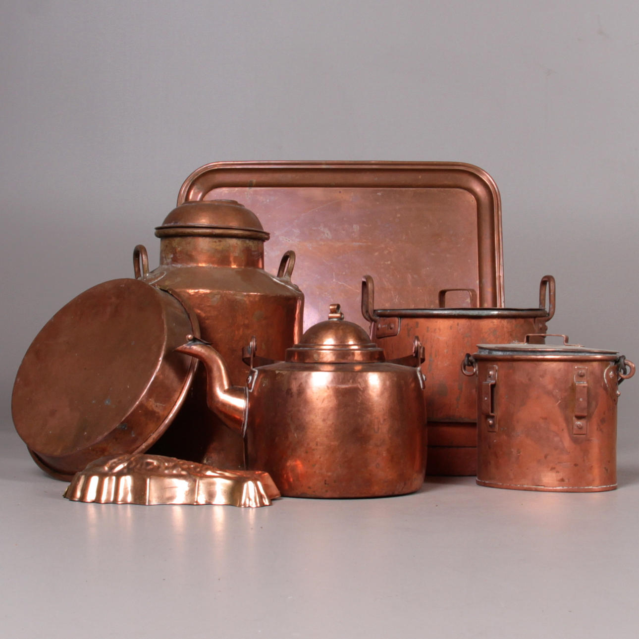 KOPPARFÖREMÅL, 7 delar, 1800/1900-tal.